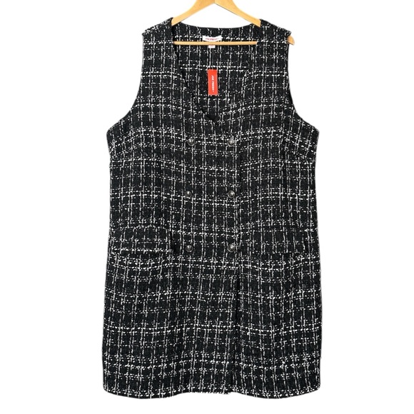 Classic Black and White Cool Weather Knitted Dress - Picture 3 of 9